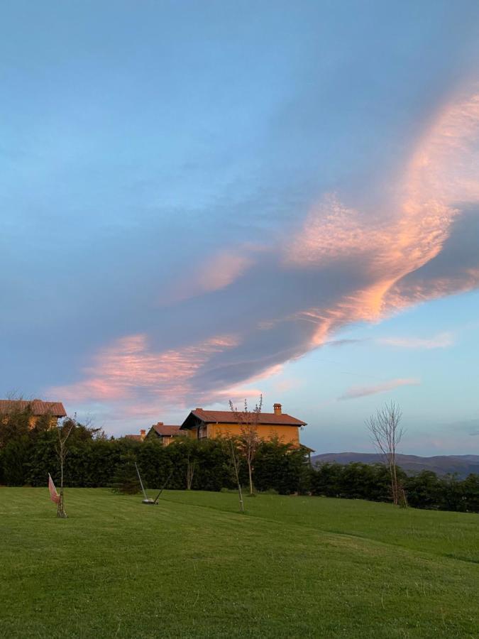 La buganvilla en Udías Comillas Exterior foto